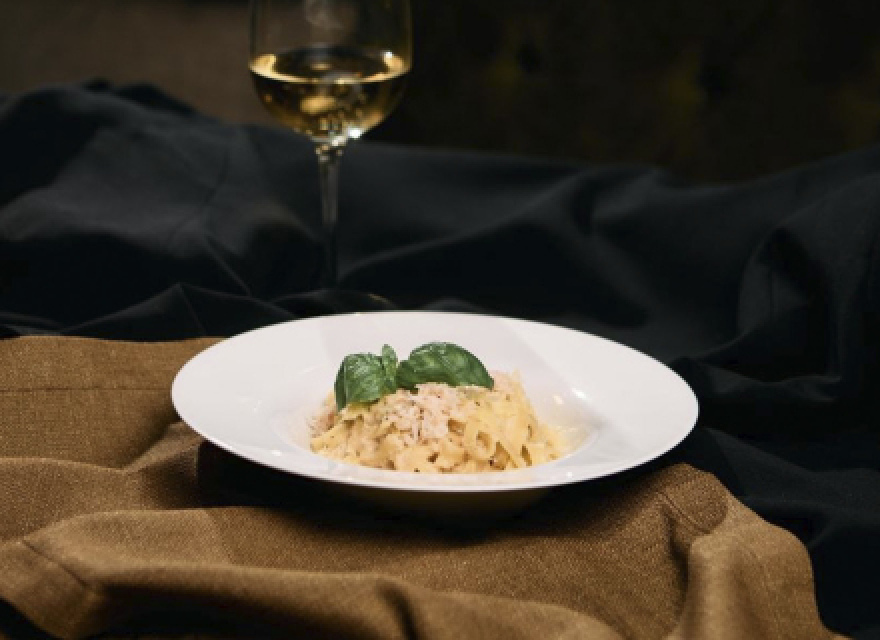 Паста с крабом и соусом цитрус